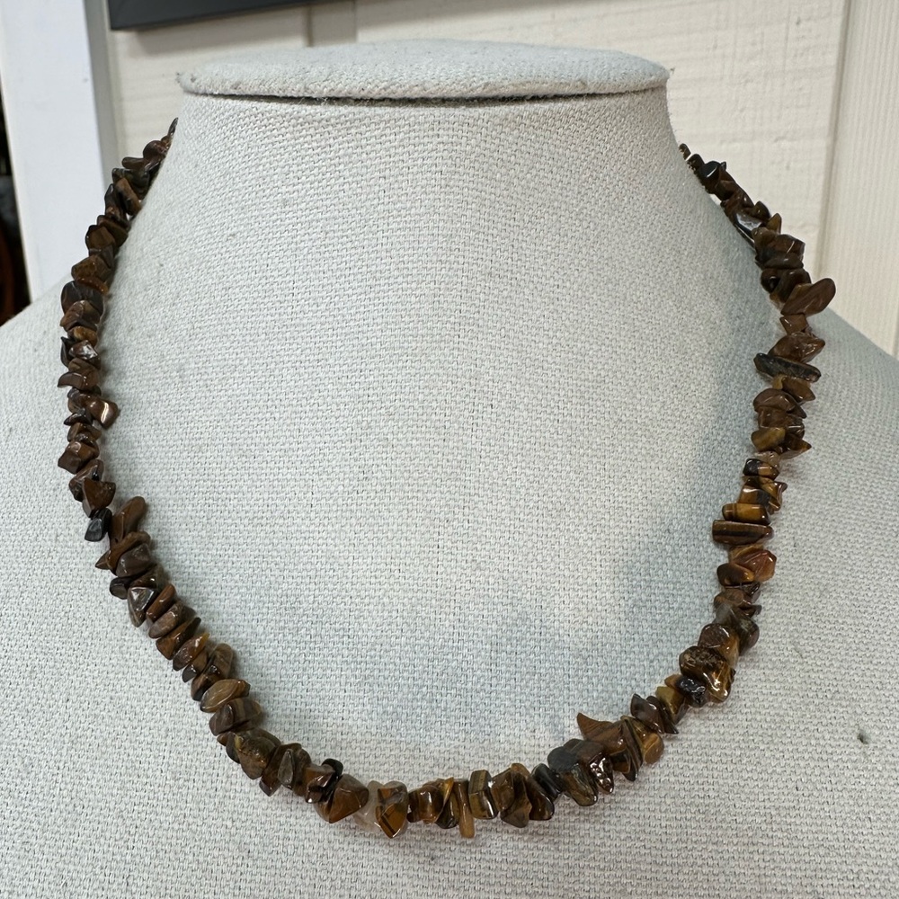 Polished tiger eye chip bead necklace